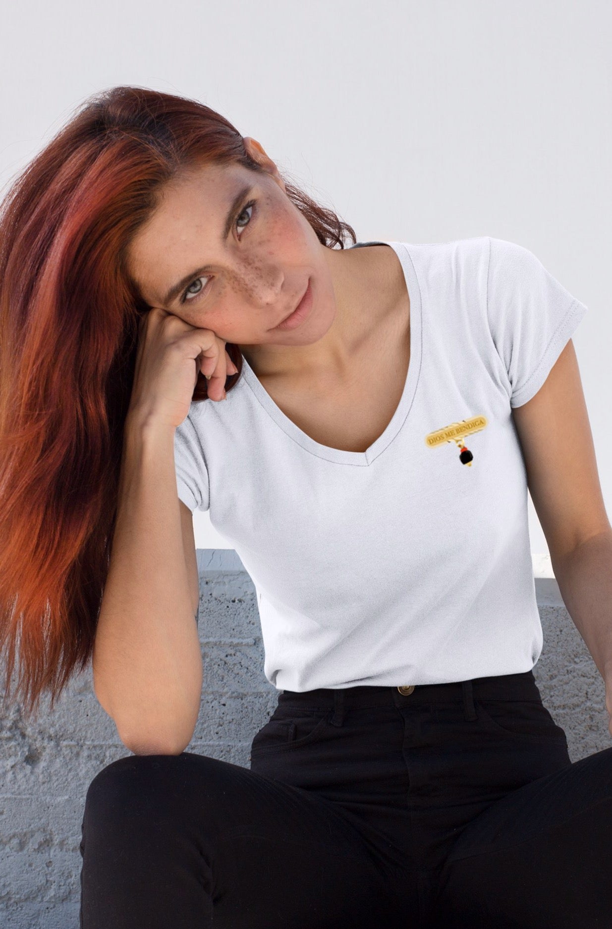 Azabache - Dios Me Bendiga V-Neck T-Shirt