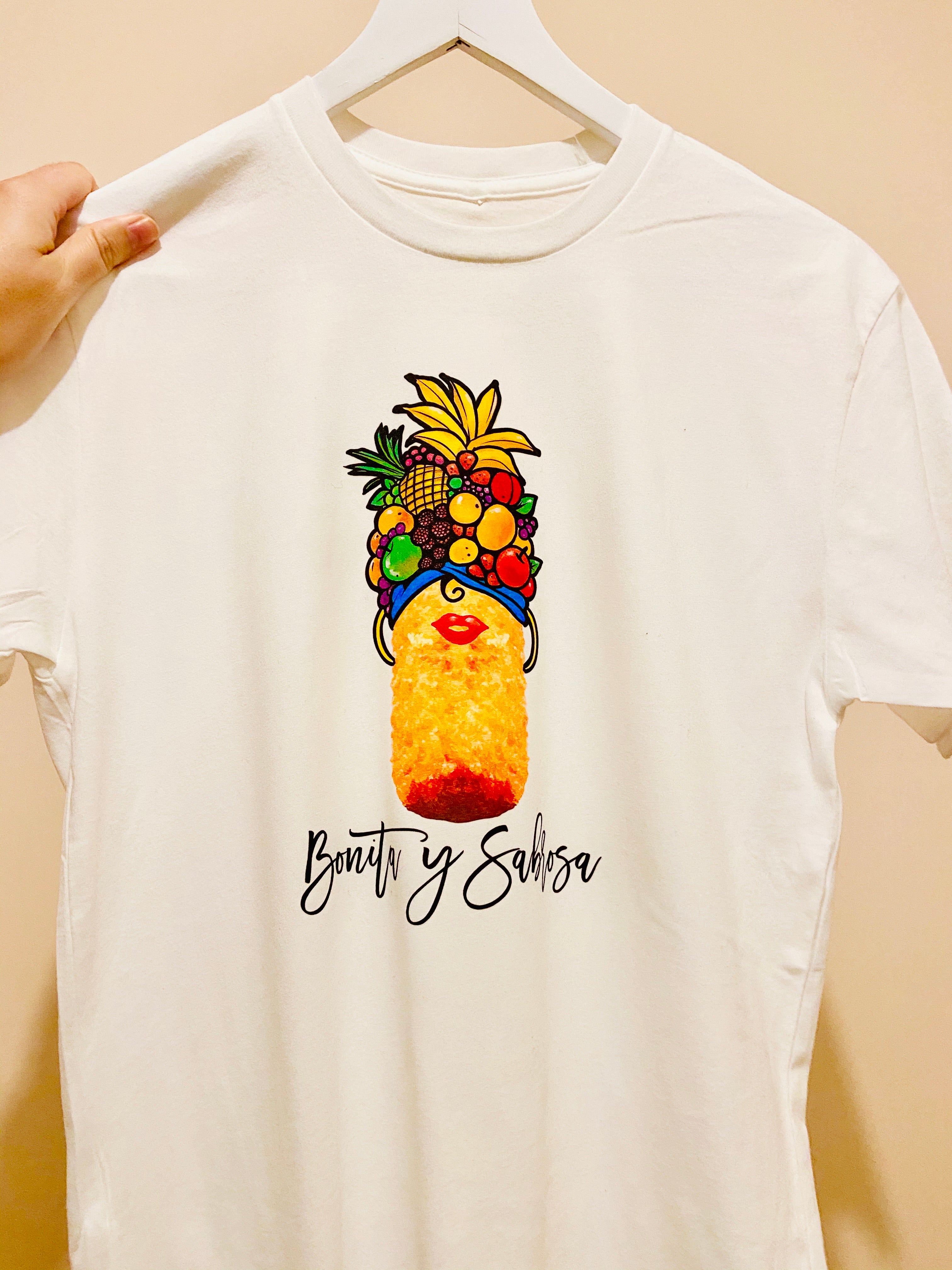 Lucy - Bonita y Sabrosa Short-Sleeve Unisex T-Shirt